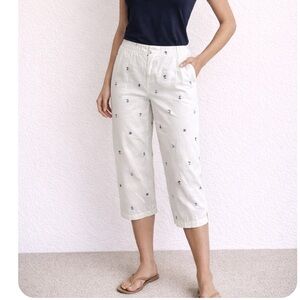 WHITE STAG Palm Tree White Embroidered Pullon Capri Pants 12 NWOT